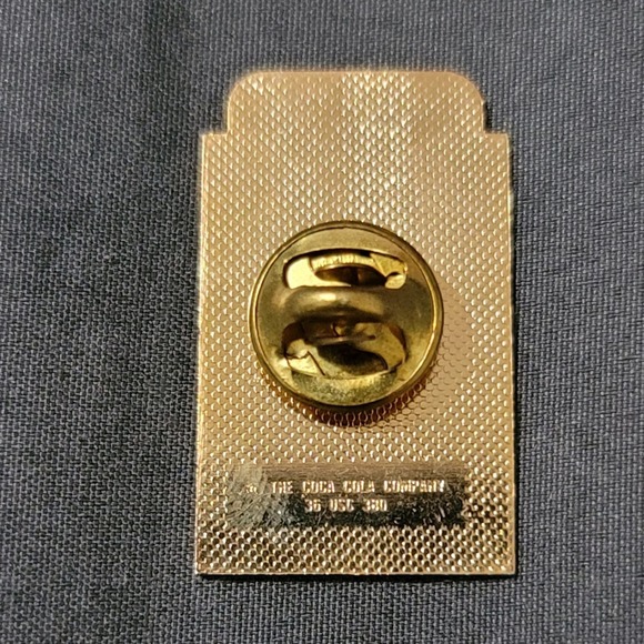 Vtg 1992 Coca-Cola Barcelona Olympics USA Track and Field Team Lapel Pin - Picture 2 of 3